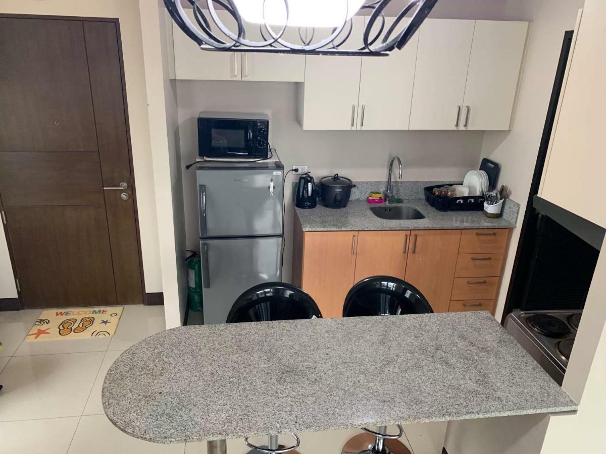 Cubao Manhattanheights Unit 11A Tower B, 2Br Manila Exterior photo